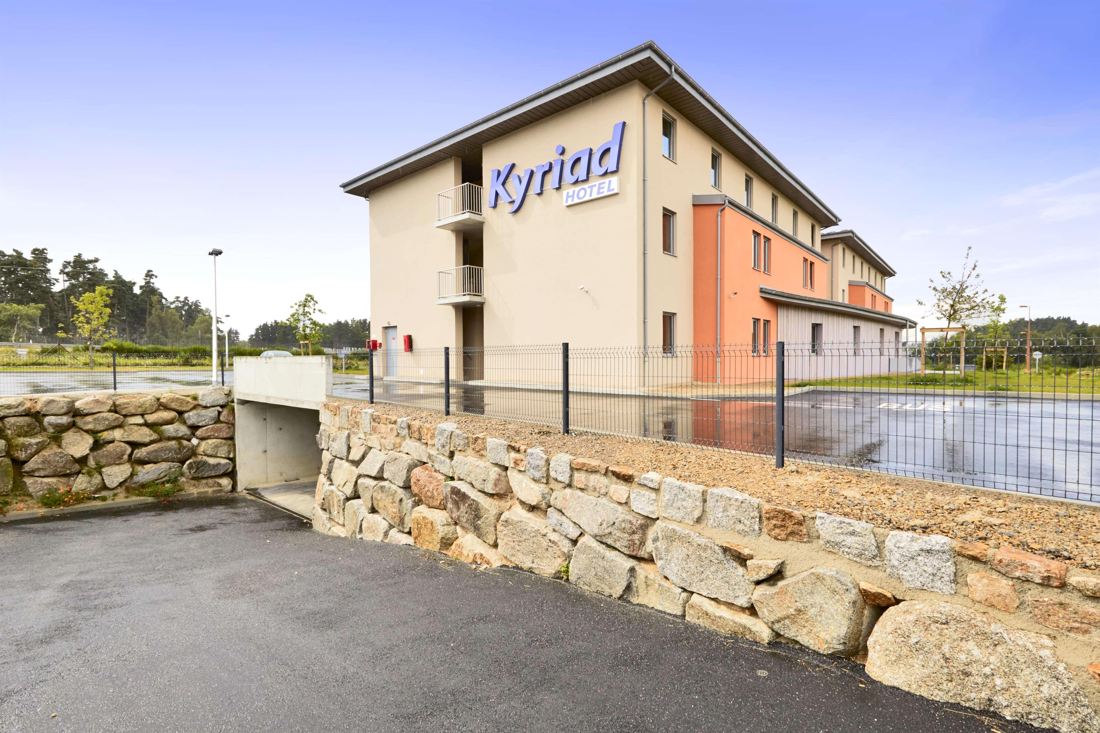 Kyriad Saint Chély d'Apcher - Aire de la Lozère Albaret-Sainte-Marie Esterno foto